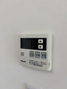 105 (37)