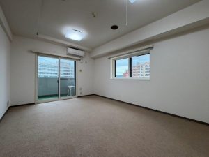 701 (32)
